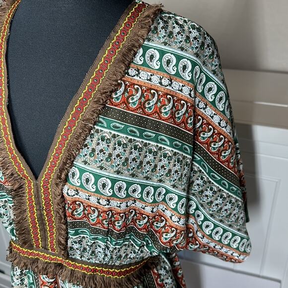 Umgee V-Neck Short Kimono Sleeve Tunic Top Fringe Paisley Aztec Embroidery Sz S - Picture 8 of 13